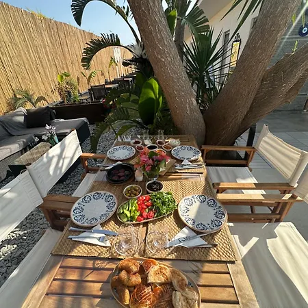 Mavi Yengec Butik 3* Çeşme