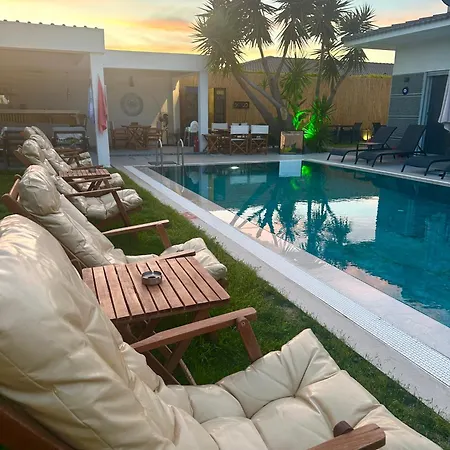 Mavi Yengec Butik Çeşme