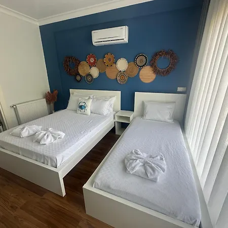 Mavi Yengec Butik Cesme