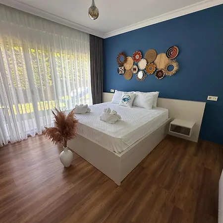 Bed & Breakfast Mavi Yengec Butik Çeşme