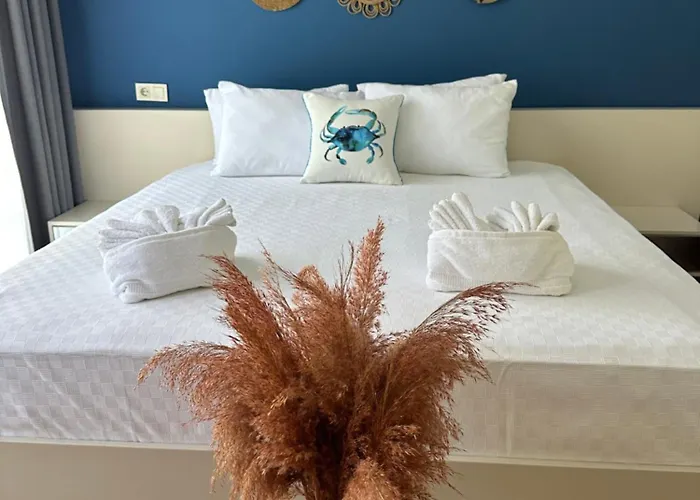 Mavi Yengec Butik 3* Çeşme