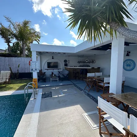 Mavi Yengeç Butik 3*