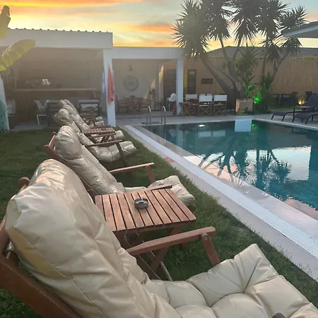 Mavi Yengeç Butik Çeşme