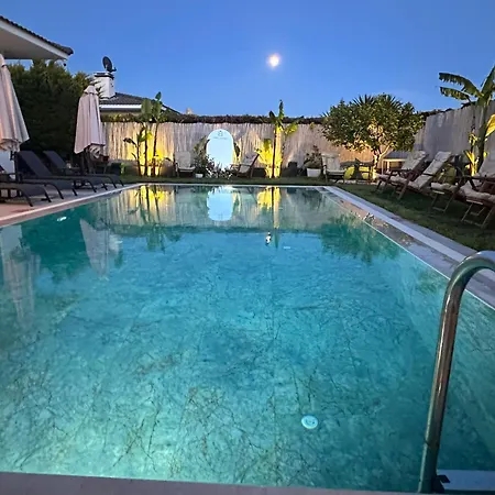 Oda ve Kahvaltı Mavi Yengeç Butik