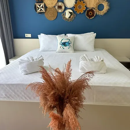 Mavi Yengeç Butik 3* Çeşme