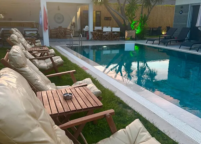 Mavi Yengec Butik Çeşme